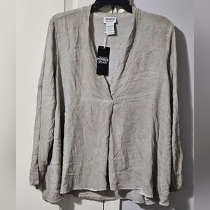 Monroe &main nwt top
